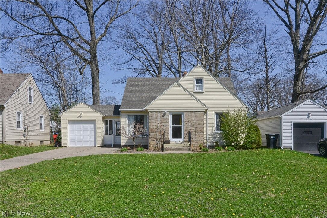 Property Photo: 2392 Renwick Drive OH 44514