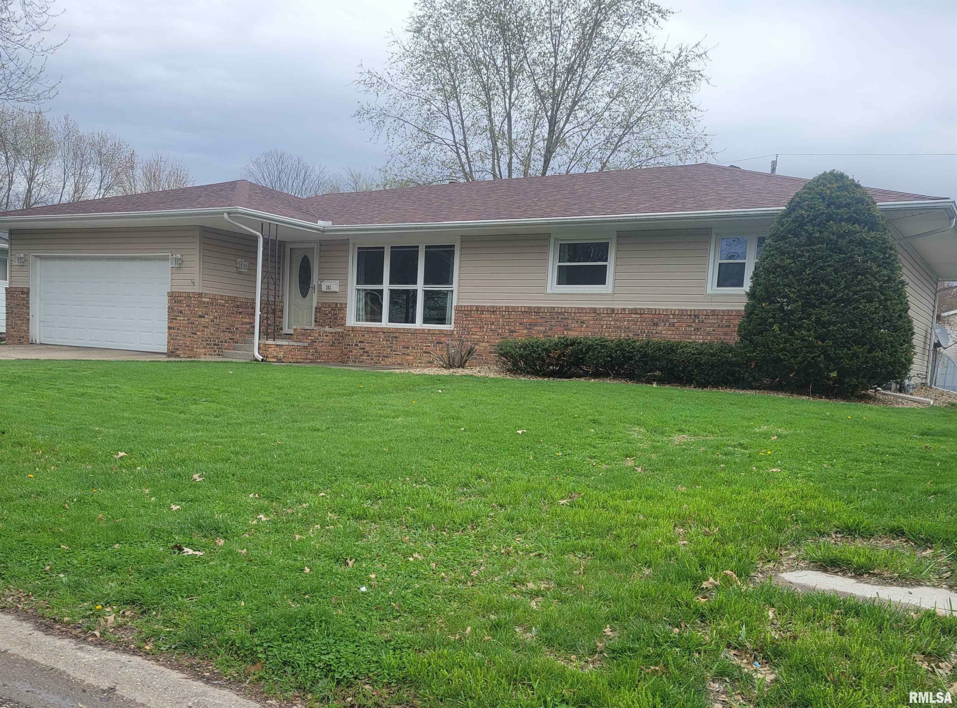 Property Photo:  303 Knox  IL 61410 