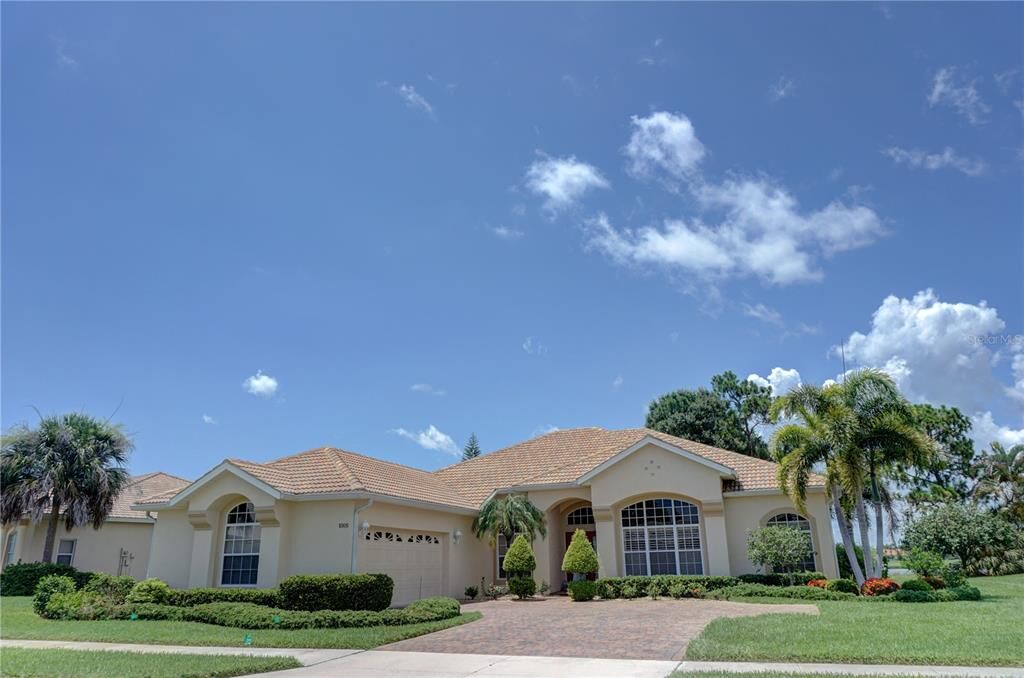 Property Photo: 1005 Grouse Way FL 34285