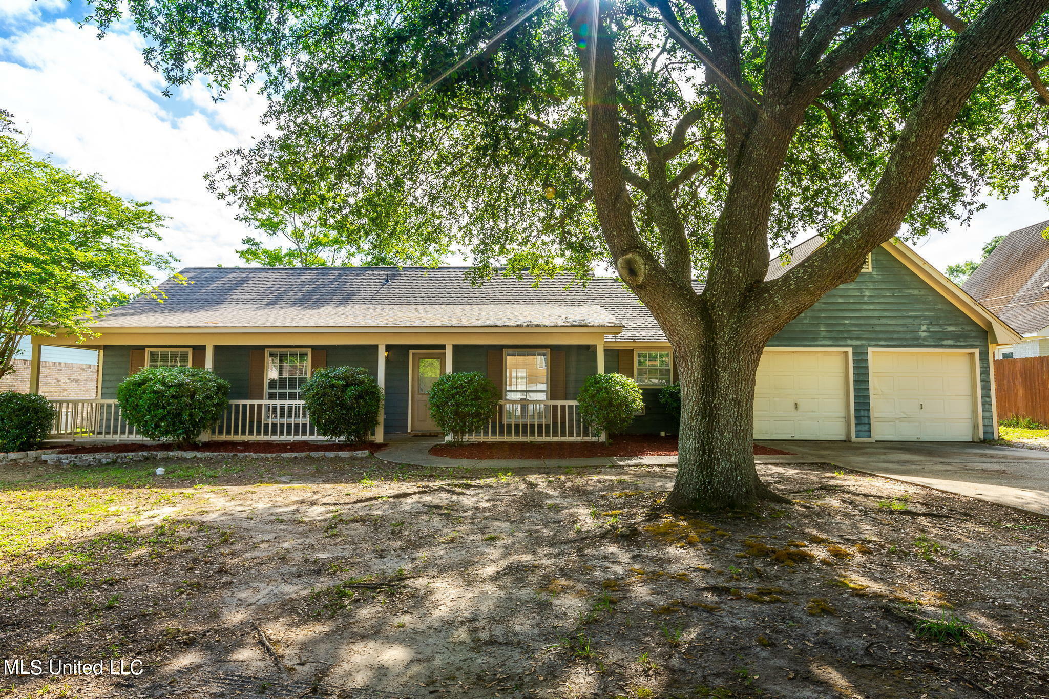 Property Photo:  808 Ford Street  MS 39507 