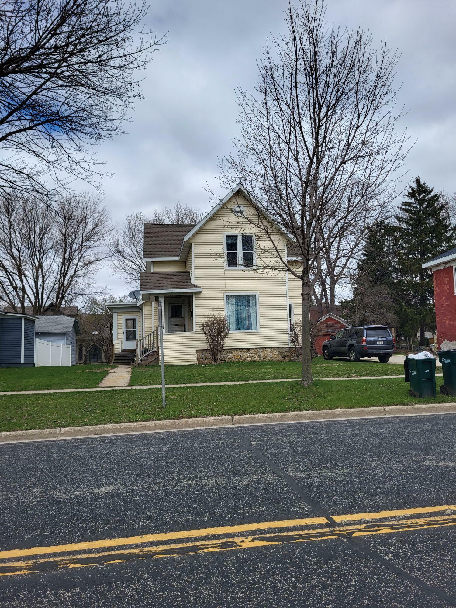 Property Photo:  105 N 3rd St  WI 53538 