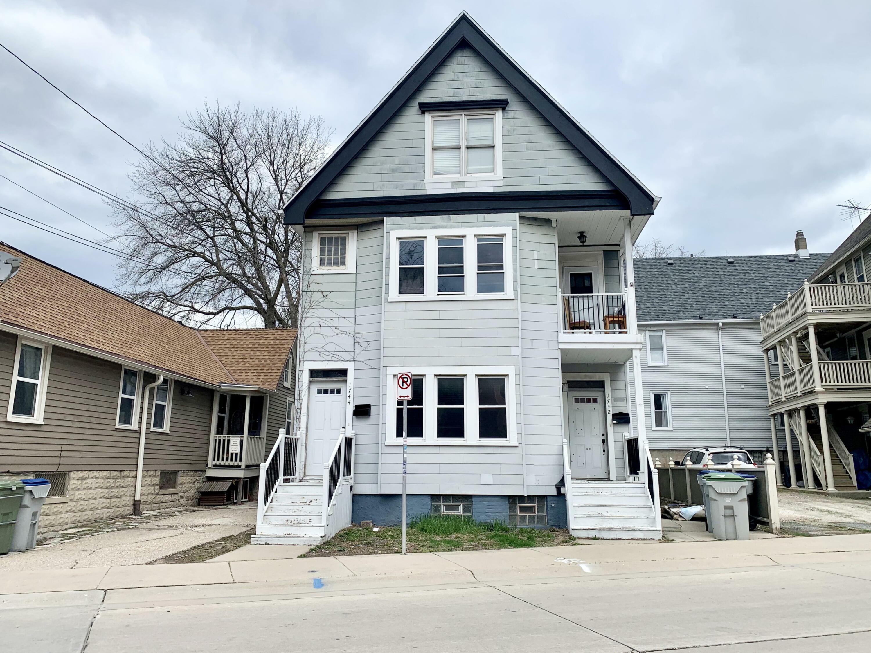 Property Photo:  1742 N Pulaski St 1744  WI 53202 