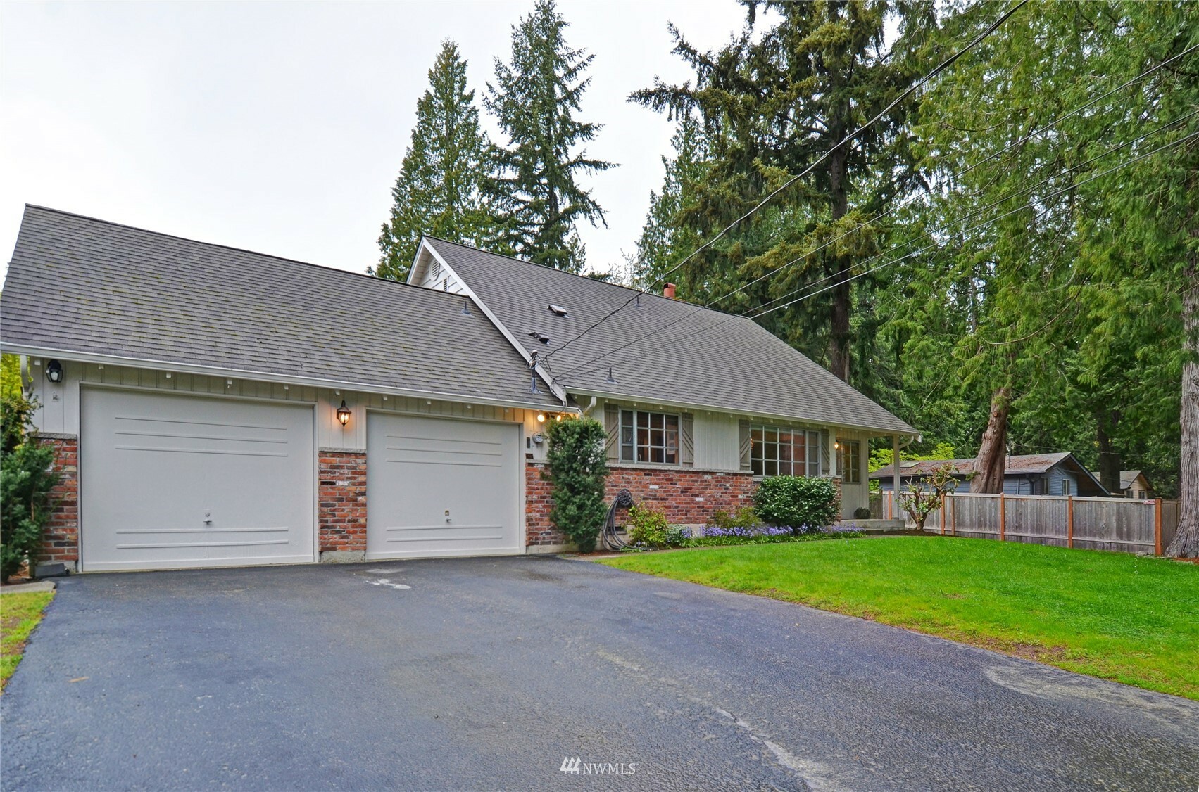 Property Photo: 425 Mount Kenya Drive SW WA 98027