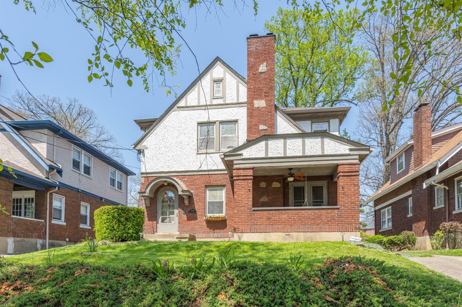 Property Photo: 2934 Douglas Ter OH 45212