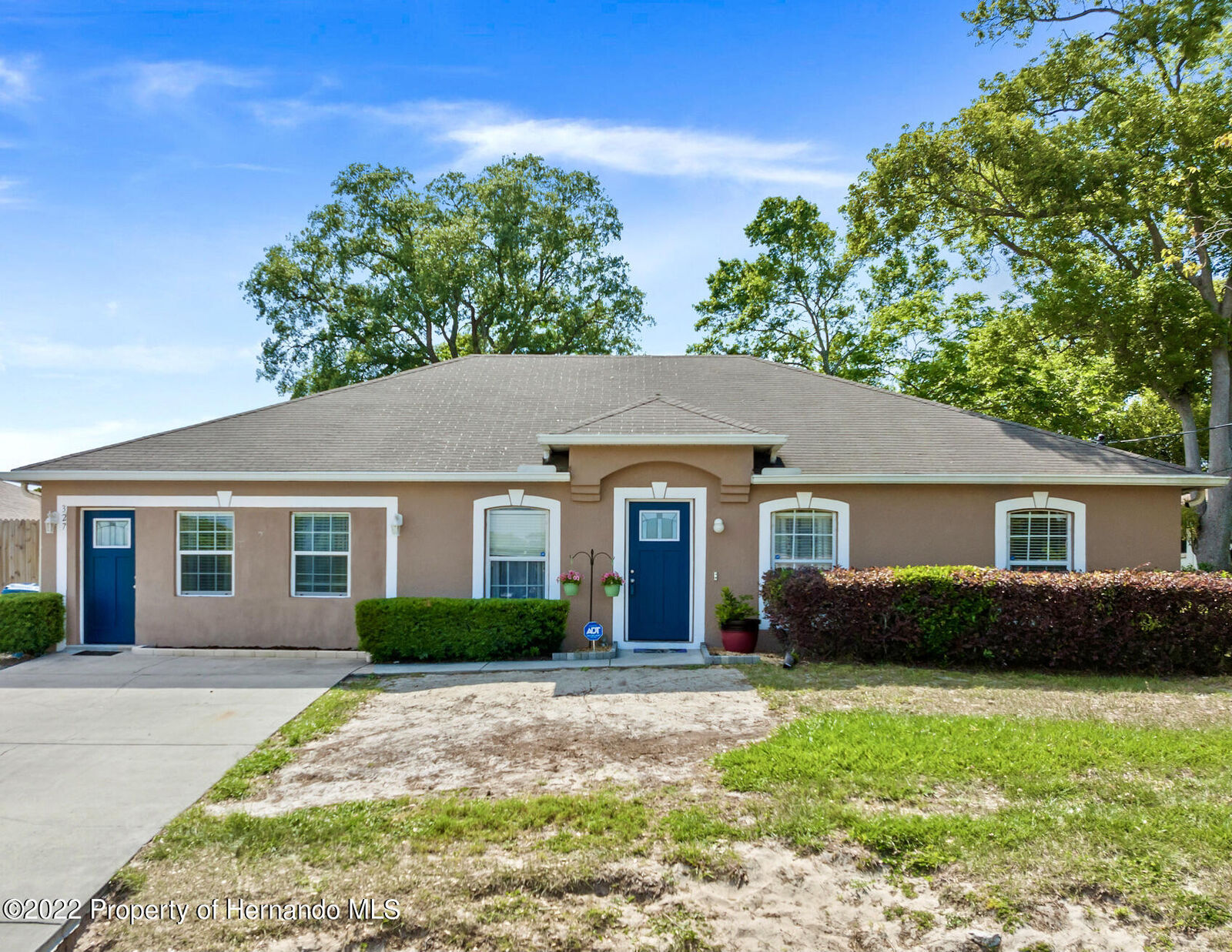 Property Photo:  327 Clearfield Avenue  FL 34606 