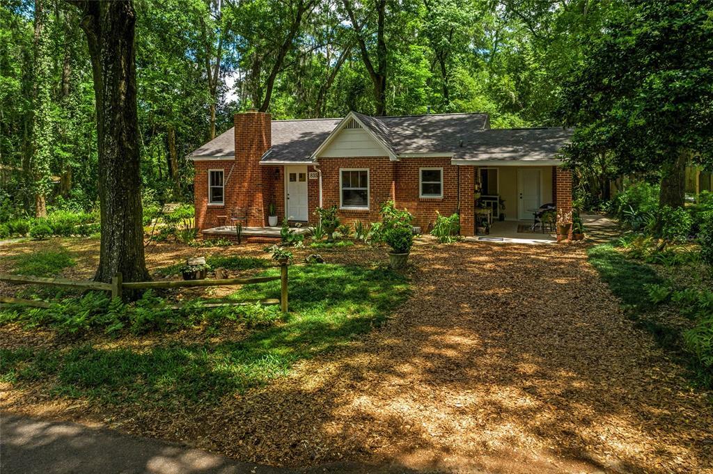 Property Photo: 835 NW 20th Street FL 32603