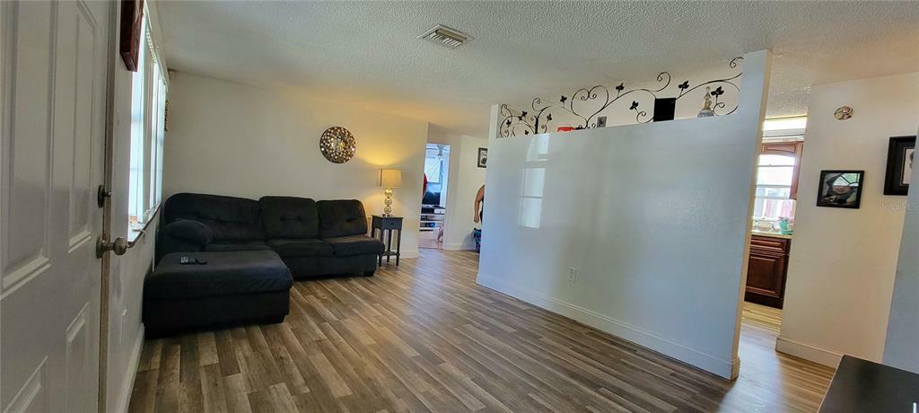 Property Photo:  8712 Roble Way  FL 34668 