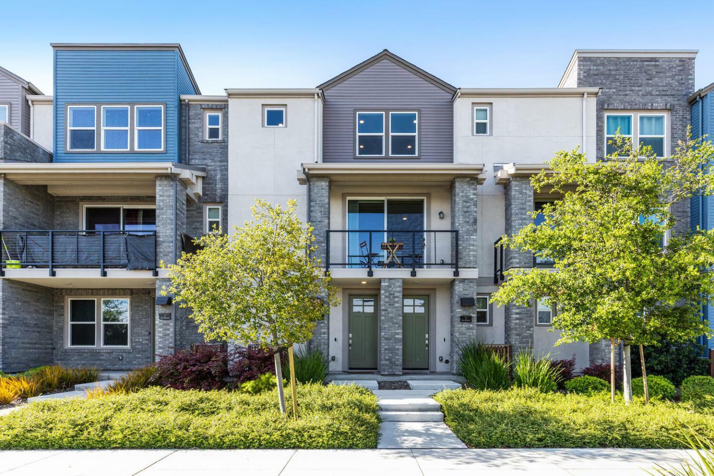 Property Photo:  910 East Duane Avenue 6  CA 94085 