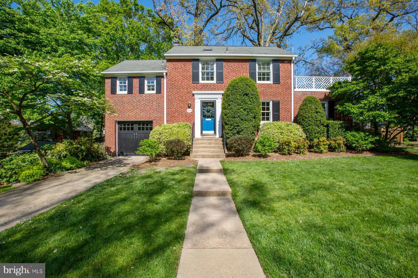 2207 Valley Circle  Alexandria VA 22302 photo