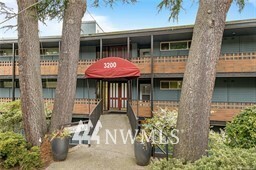 Property Photo:  3200 W Commodore Way 209  WA 98199 