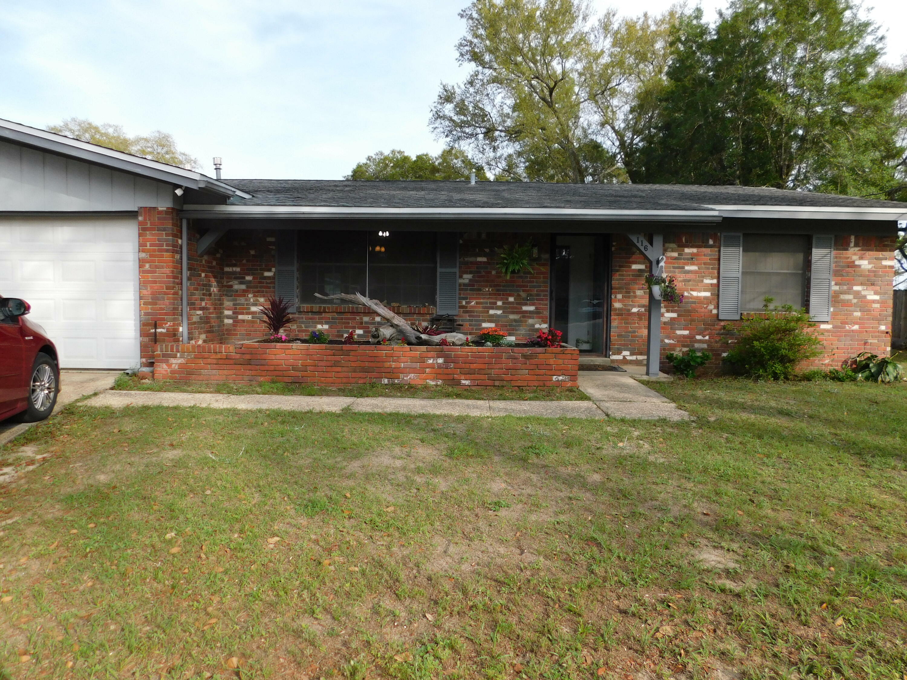 Property Photo:  116 Alan A Dale Drive  FL 32578 