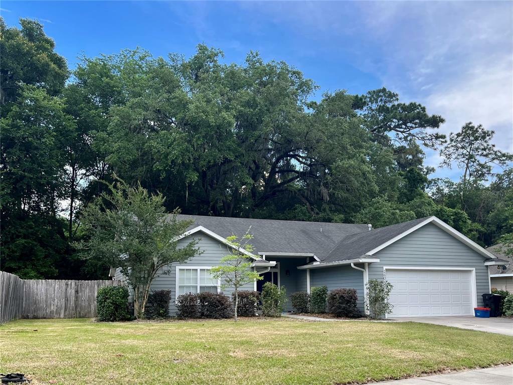 Property Photo: 14045 NW 10th Road FL 32669