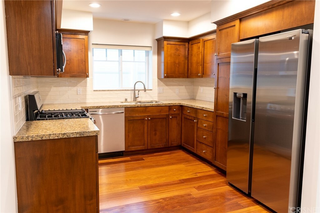 Property Photo: 5906 Murietta Avenue 1 CA 91401
