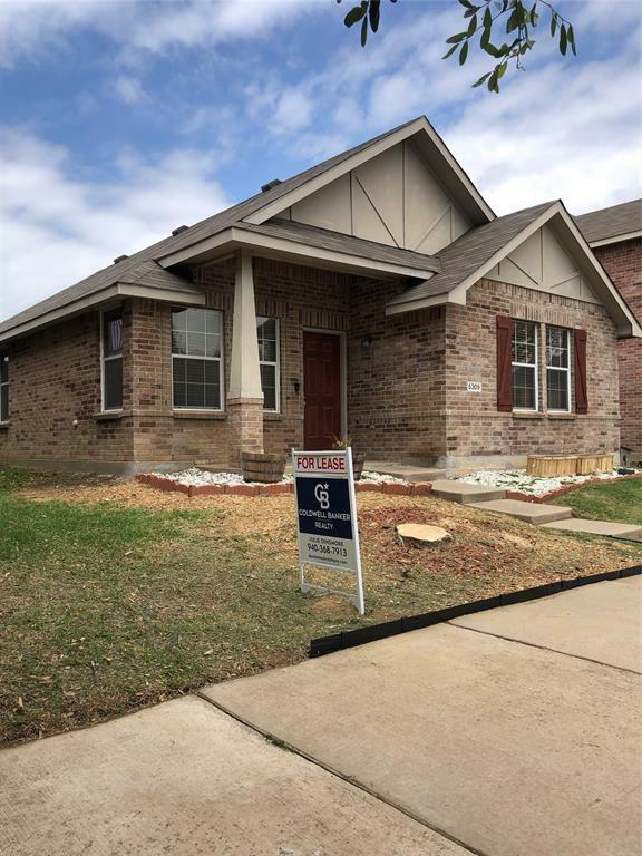 Property Photo: 5309 Soledad Drive TX 76208