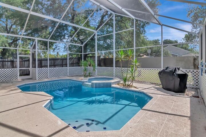 Property Photo: 1320 Vinetree Drive FL 33510
