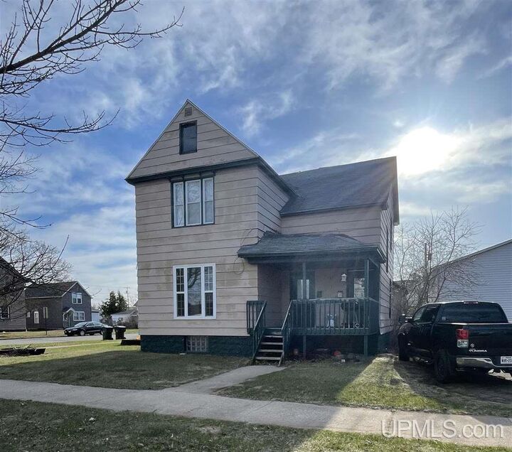 201 N 13th  Escanaba MI 49829 photo