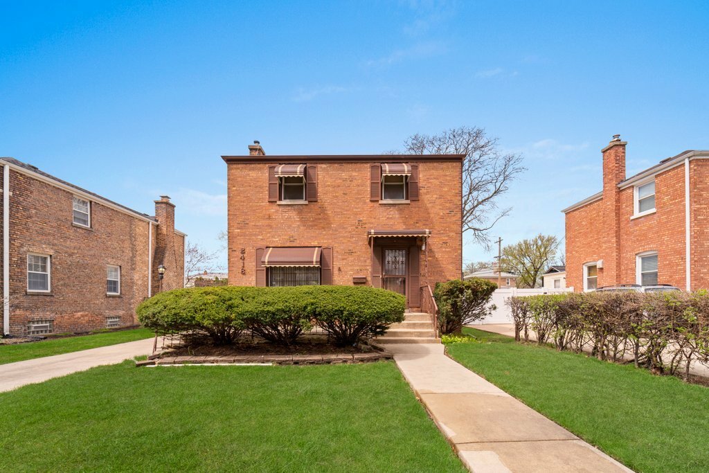 Property Photo:  2418 S 16th Avenue  IL 60155 