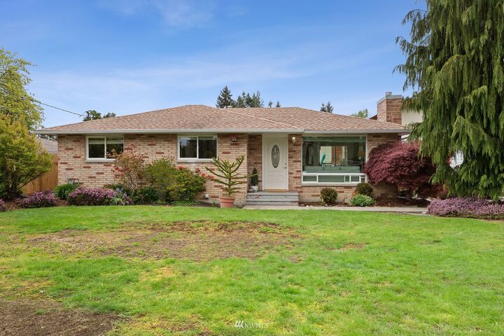 Property Photo:  14220 SE 202nd Street  WA 98042 