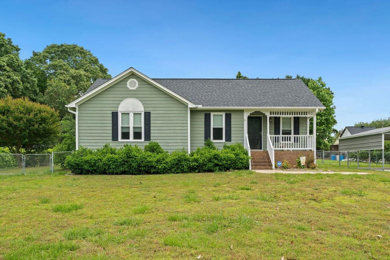 Property Photo: 410 Roanoke Way NC 27527