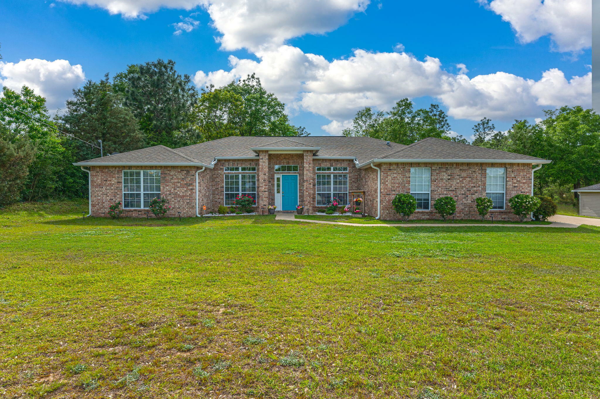 Property Photo:  6204 Flash Lane  FL 32536 