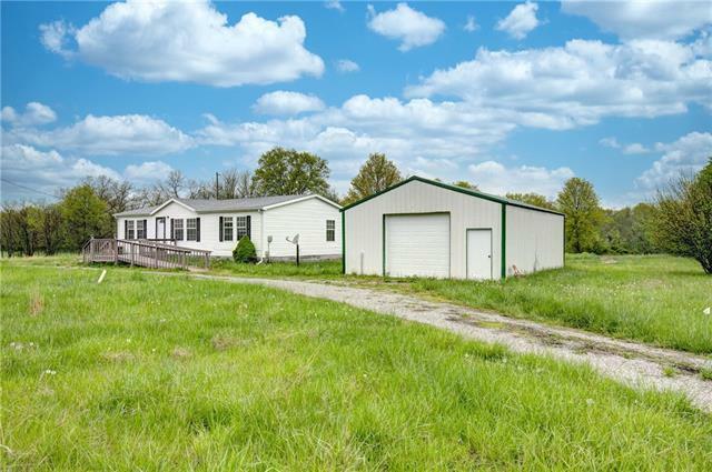 Property Photo: 13586 Scott Lane KS 66075