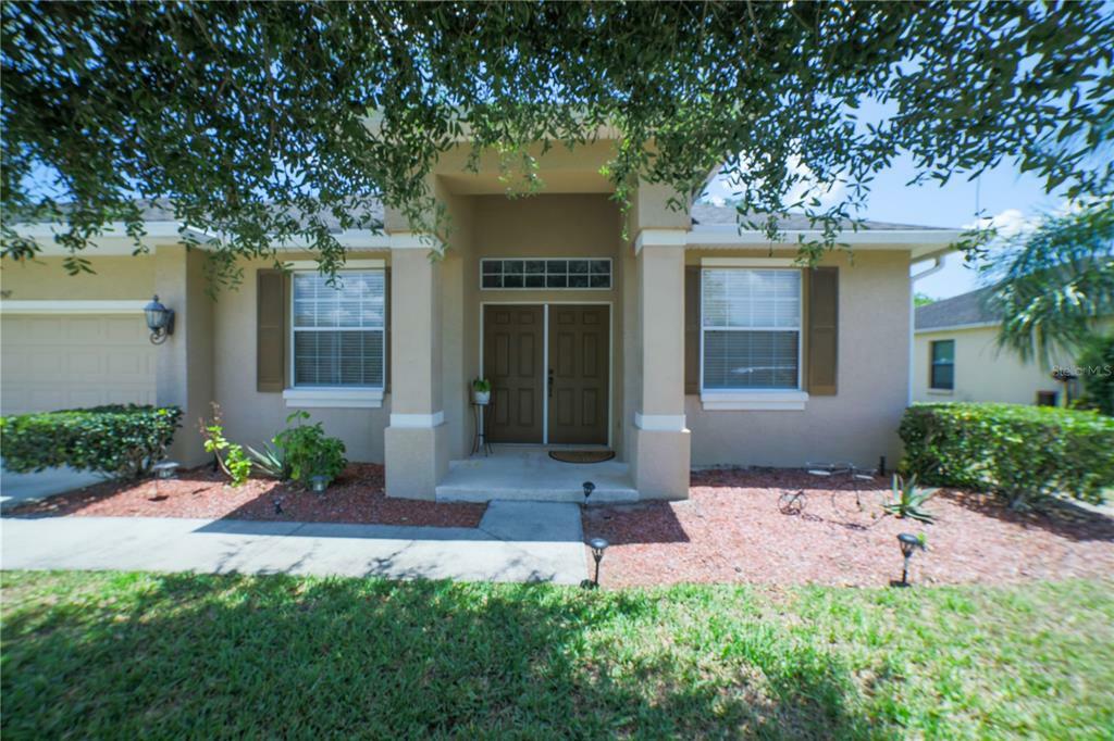 Property Photo:  6957 Heatherbrook Drive  FL 33809 