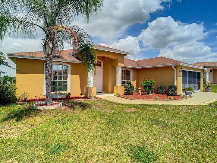 Property Photo: 569 Drayton Road FL 33884