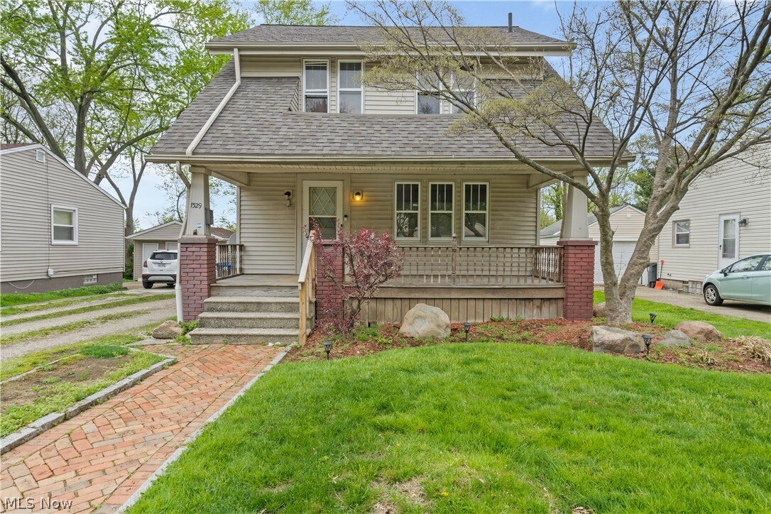 Property Photo: 1329 Tonawanda Avenue OH 44305