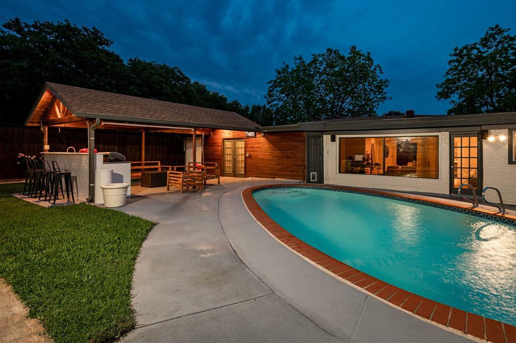 Property Photo: 1823 Pilgrim Drive TX 75061