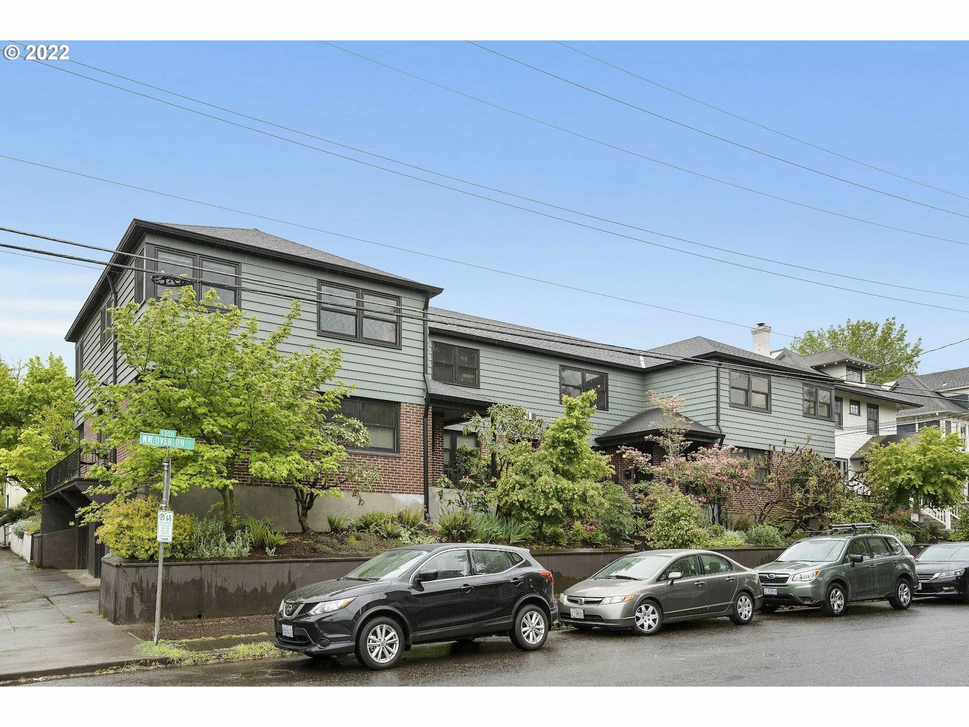Property Photo: 2406 NW Overton St 6 OR 97210