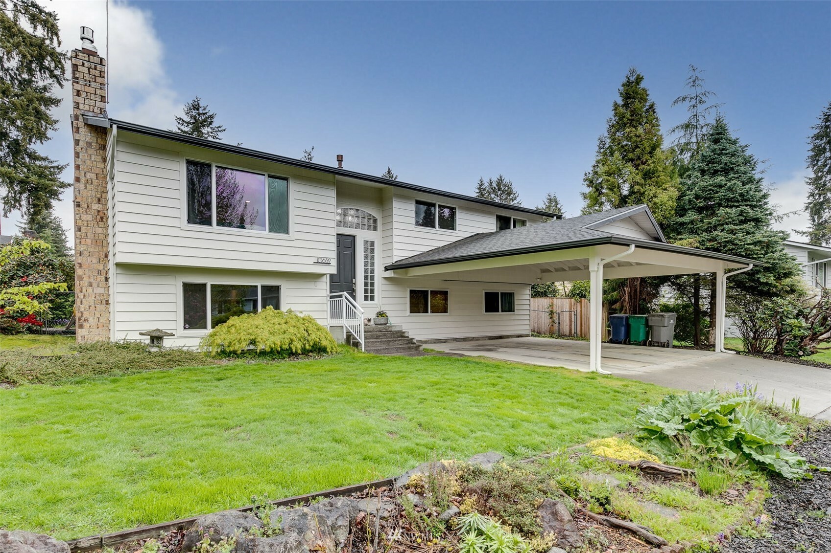 Property Photo:  10632 NE 140th Street  WA 98034 