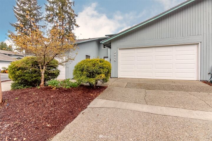 Property Photo: 2915 27th Street SE WA 98092