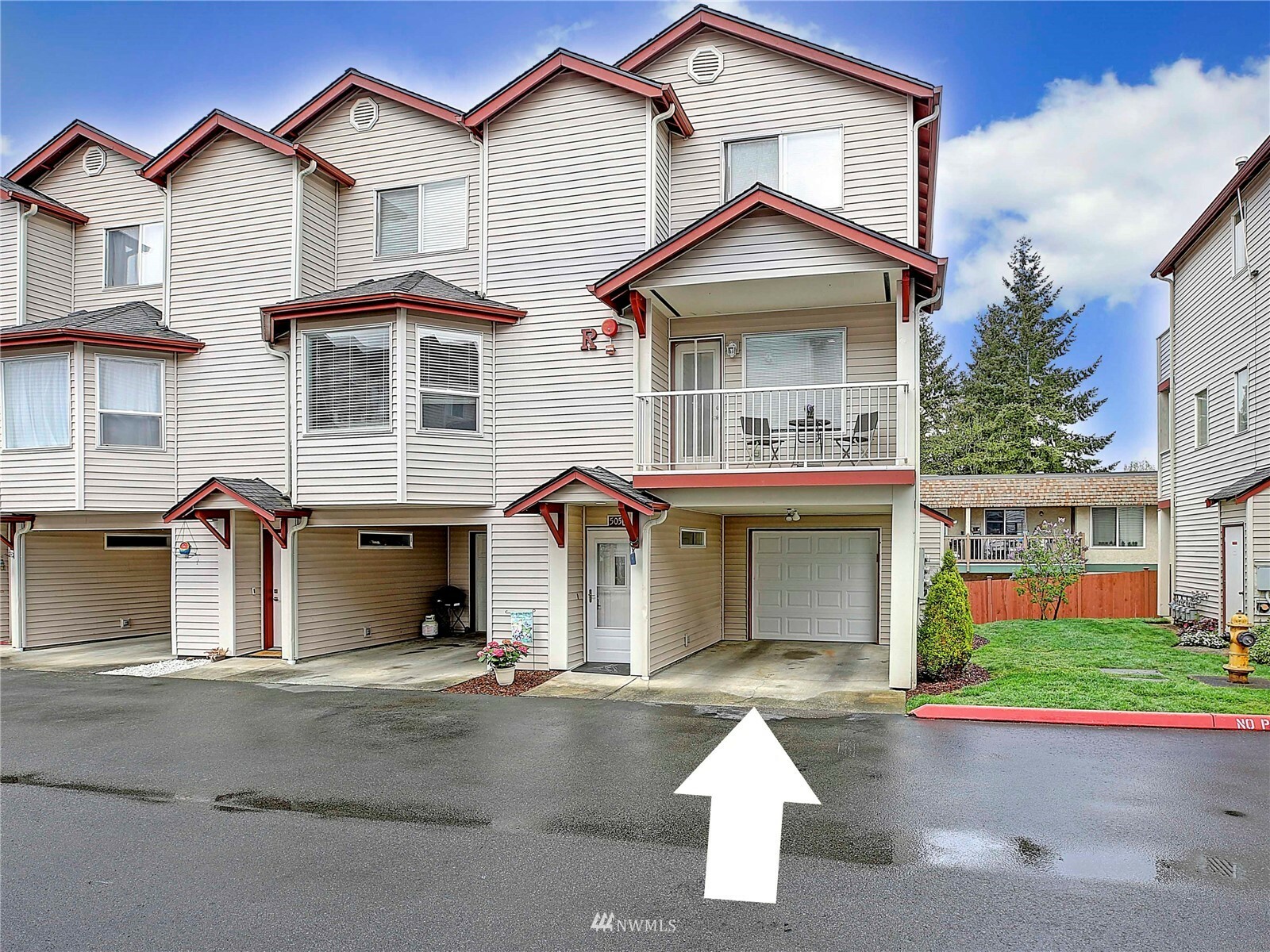 Property Photo:  8823 Holly Drive 505  WA 98208 