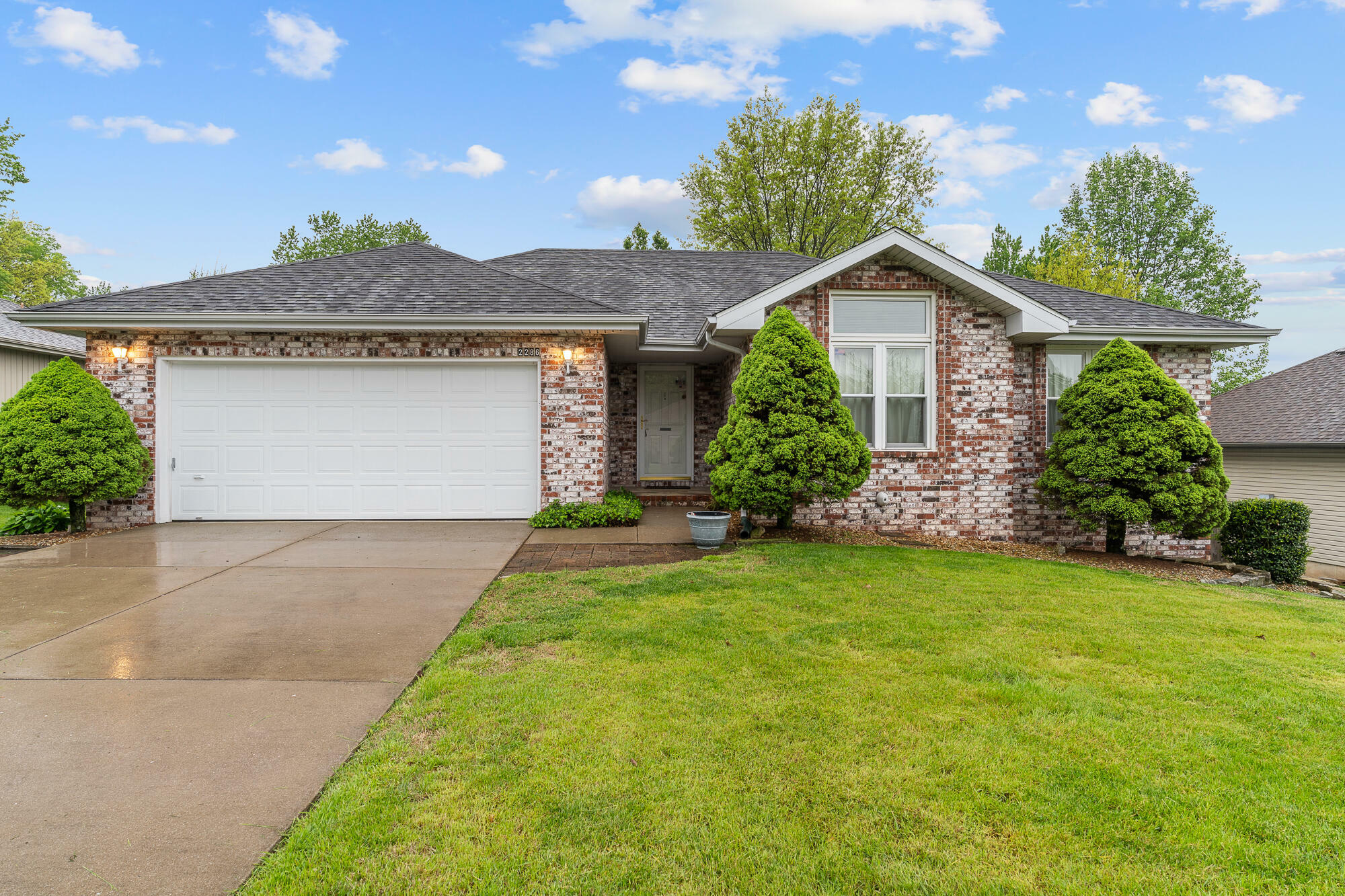 2286 W Arlington Street  Springfield MO 65810 photo