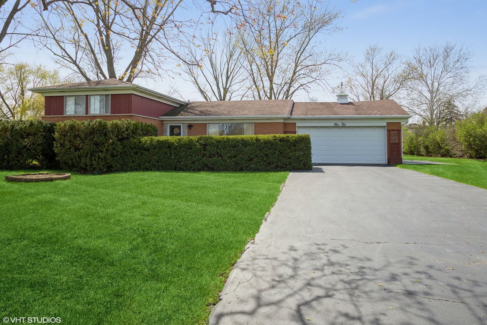Property Photo:  510 S Busse Road  IL 60056 