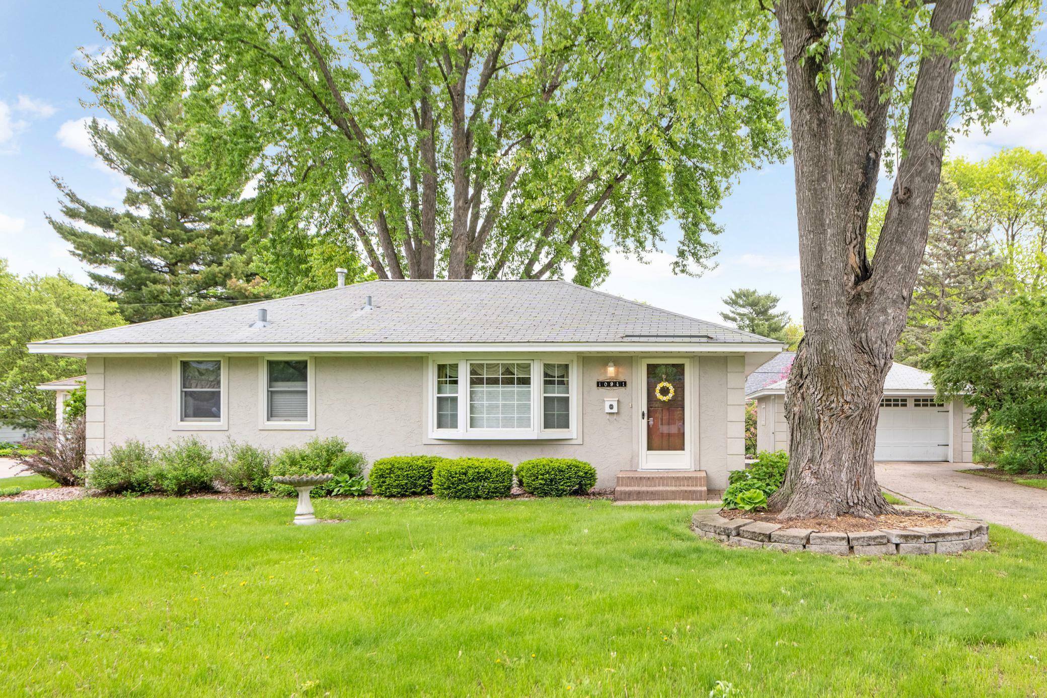Property Photo:  10941 Nord Avenue S  MN 55437 