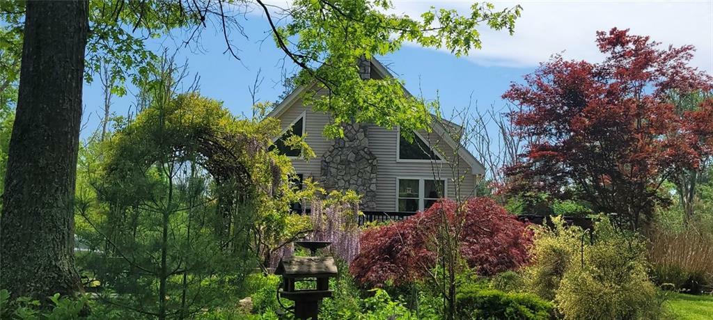 Property Photo:  7 Pinecrest Rd  RI 02812 