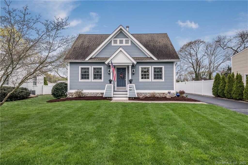 Property Photo:  7 Old Colony Road  CT 06475 