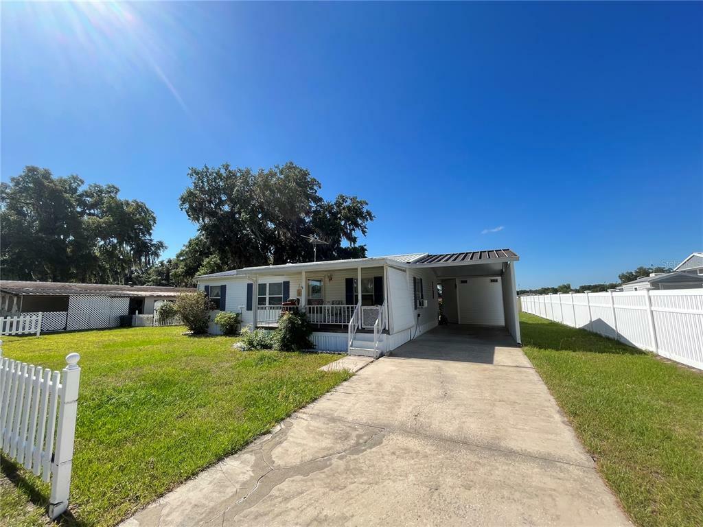 Property Photo:  2227 SE 102nd Lane  FL 33597 