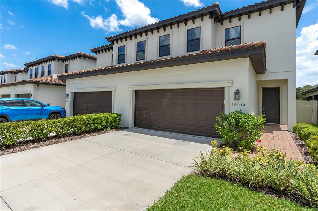 Property Photo:  13019 Sanctuary Village Lane  FL 33624 