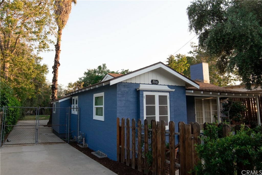 Property Photo:  706 W Nicolet Street  CA 92220 