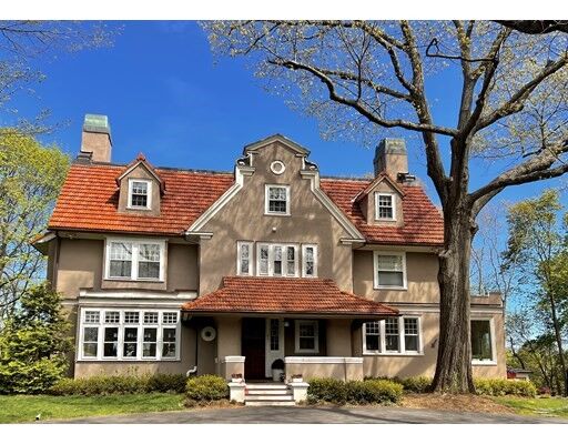 Property Photo: 51 Montvale Crescent MA 02459
