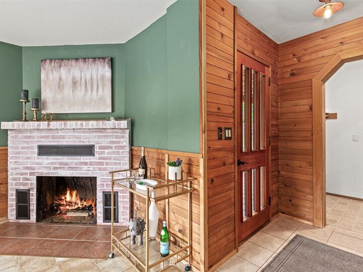 Property Photo:  18515  Lakewood Road  WA 98292 