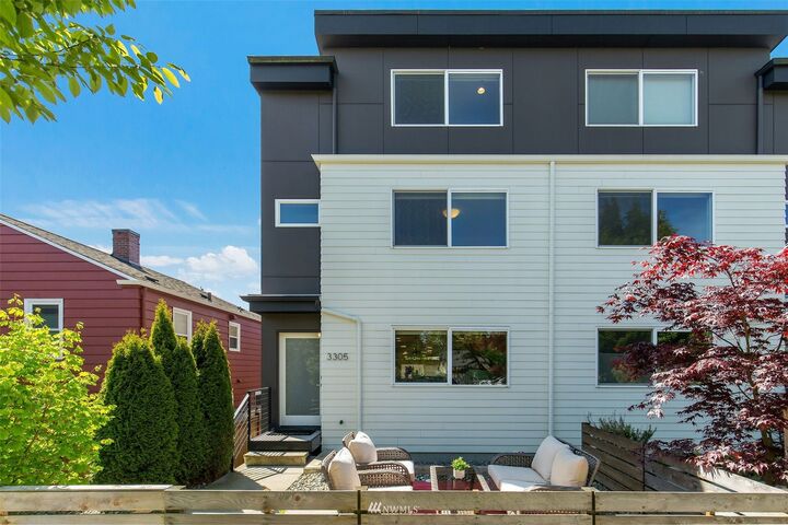 3305 W Ruffner Street  Seattle WA 98199 photo