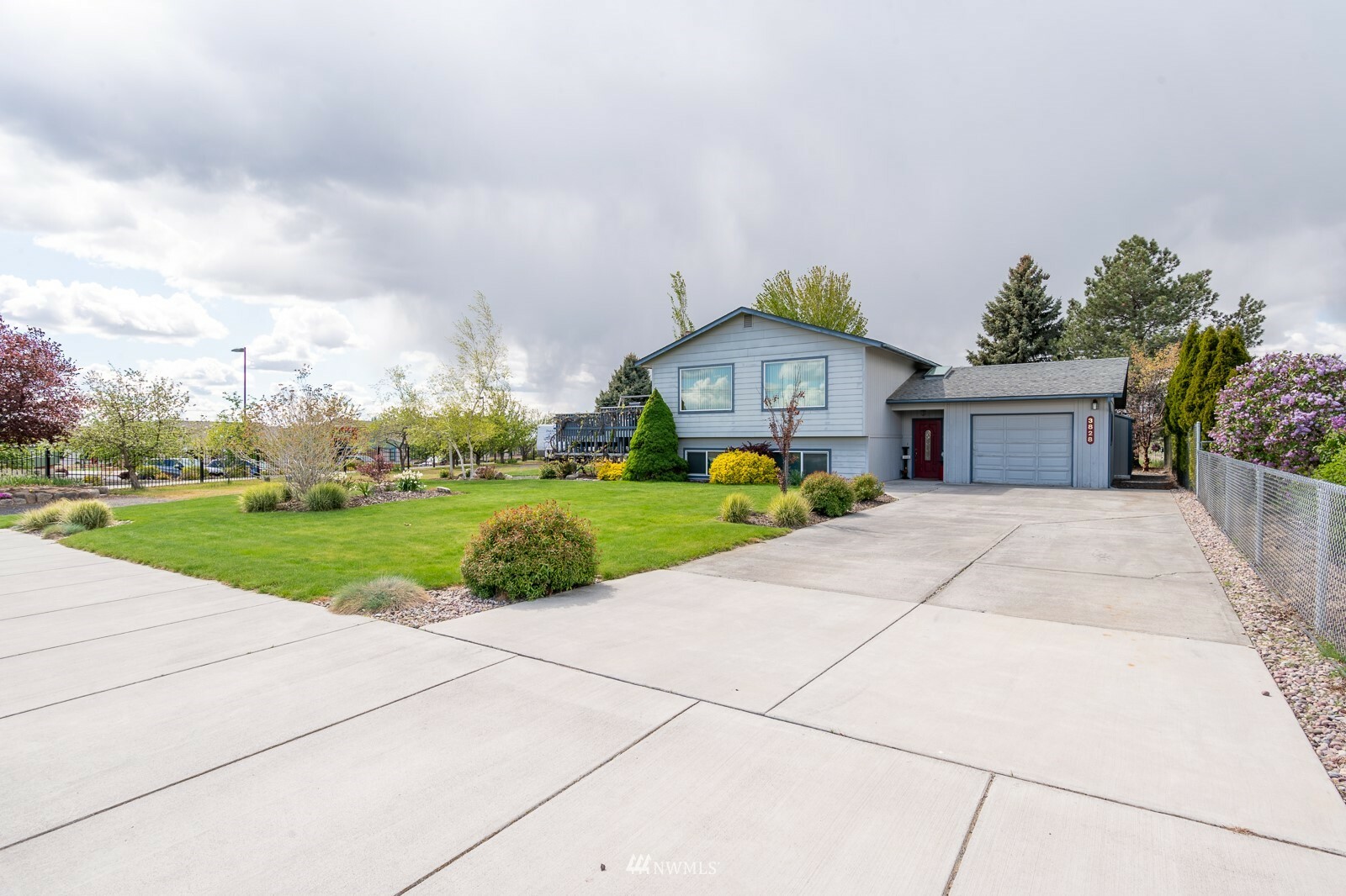 Property Photo:  3828 W Peninsula Drive  WA 98837 