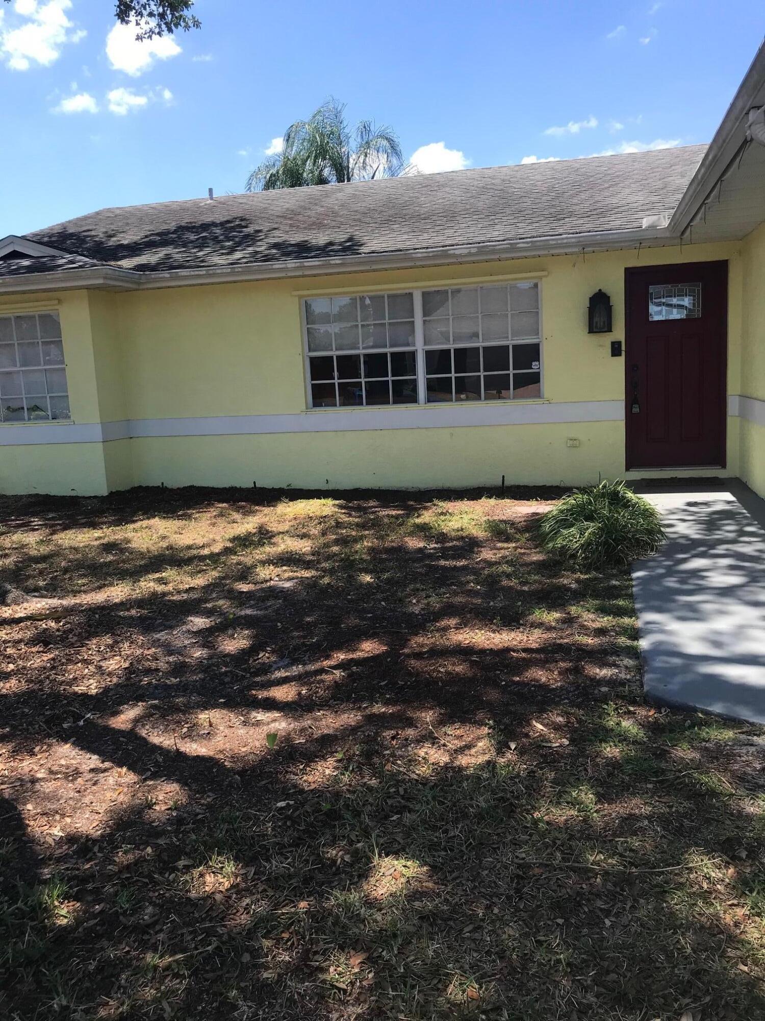 Property Photo: 552 SE Nome Drive FL 34984