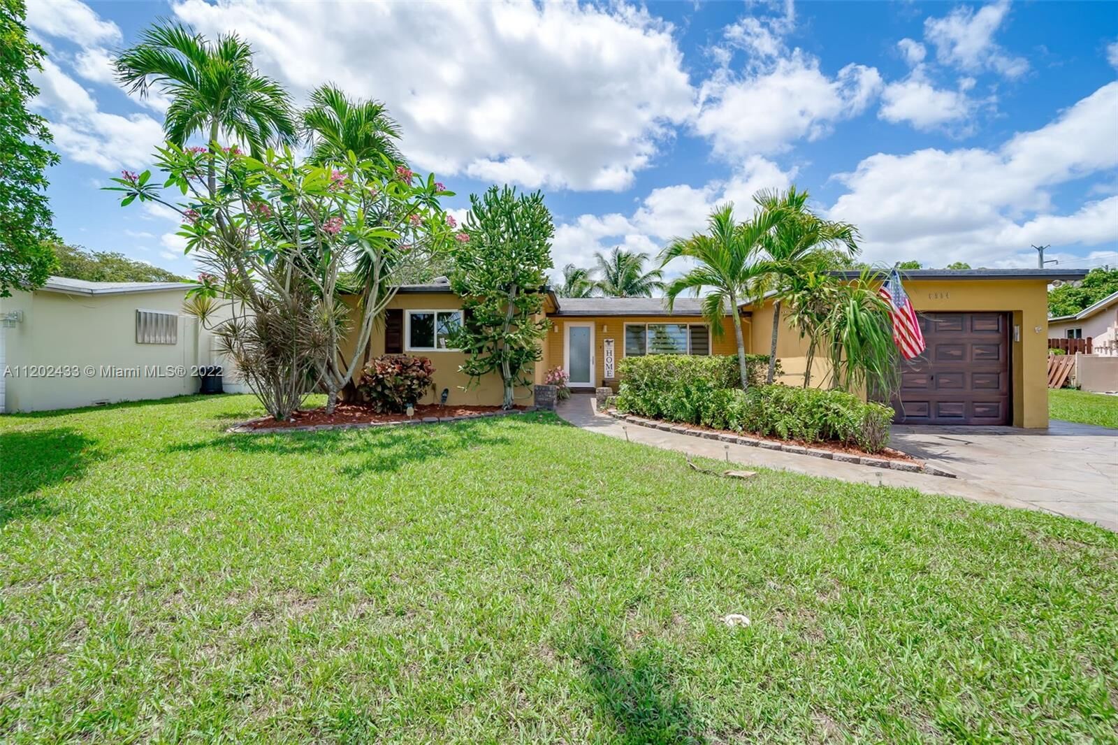 Property Photo: 6984 NW 4th Ct FL 33063