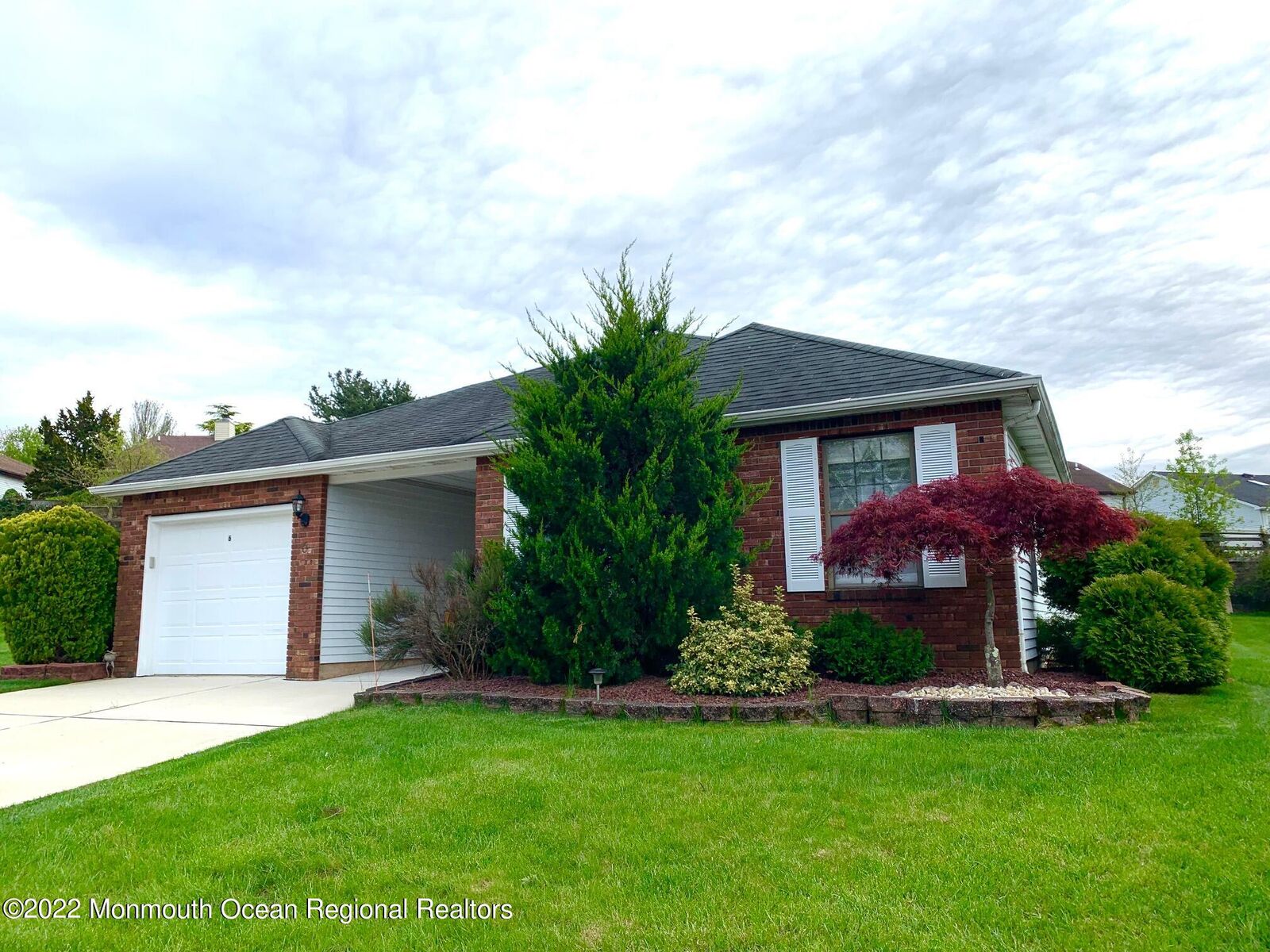 Property Photo:  6 Dundee Court  NJ 07746 