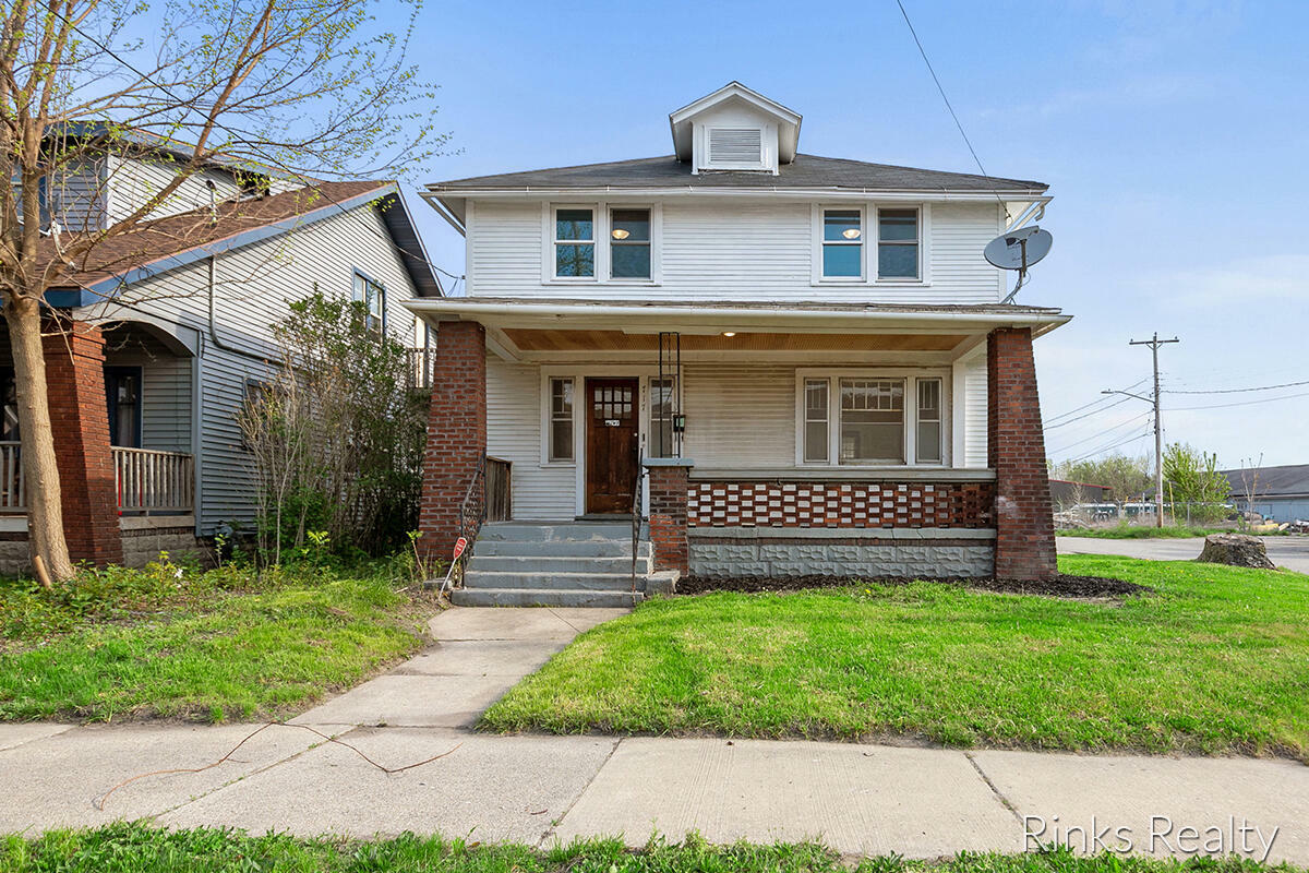 Property Photo:  717 Richmond Street NW  MI 49504 