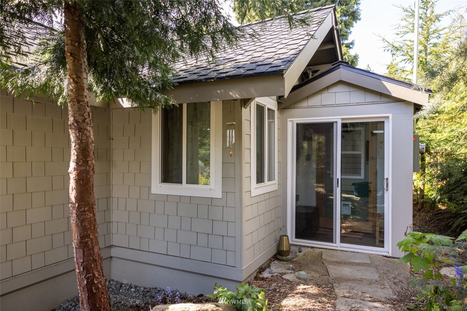 Property Photo: 1029 E Orange WA 98233